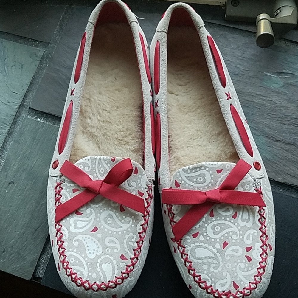 Ugg flat shoes